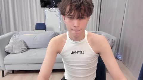 Snapshot of your_shy_guy chatting on 01/18/25, 10:06 your_shy_guy online show from 01/18/25, 10:06