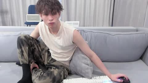 Snapshot of your_shy_guy chatting on 01/21/25, 05:16 your_shy_guy online show from 01/21/25, 05:16