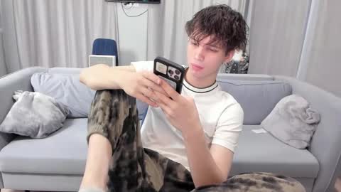 Snapshot of your_shy_guy chatting on 01/27/25, 07:45 your_shy_guy online show from 01/27/25, 07:45