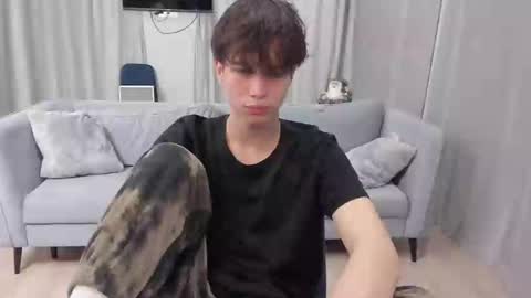 Snapshot of your_shy_guy chatting on 01/31/25, 02:28 your_shy_guy online show from 01/31/25, 02:28
