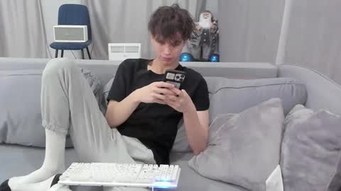 Snapshot of your_shy_guy chatting on 02/23/25, 08:33 your_shy_guy online show from 02/23/25, 08:33
