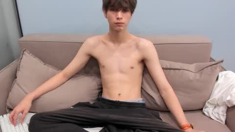 Snapshot of your_shy_guy chatting on 09/19/25, 07:47 your_shy_guy online show from 09/19/25, 07:47