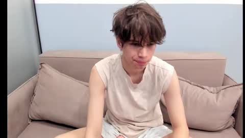 Snapshot of your_shy_guy chatting on 10/01/25, 04:07 your_shy_guy online show from 10/01/25, 04:07