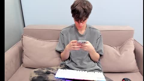 Snapshot of your_shy_guy chatting on 10/26/25, 02:06 your_shy_guy online show from 10/26/25, 02:06