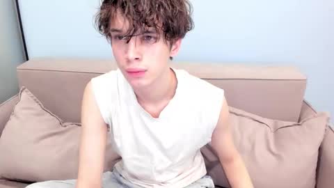 Snapshot of your_shy_guy chatting on 12/14/25, 05:46 your_shy_guy online show from 12/14/25, 05:46