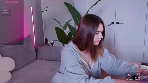 Snapshot of your_tess chatting on 03/01/26, 11:01 Tessa online show from 03/01/26, 11:01