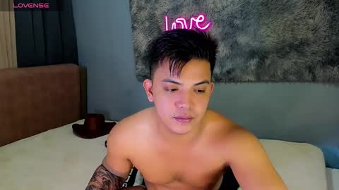 Snapshot of yourasian_bradley chatting on 01/17/26, 01:05 yourasian_bradley online show from 01/17/26, 01:05