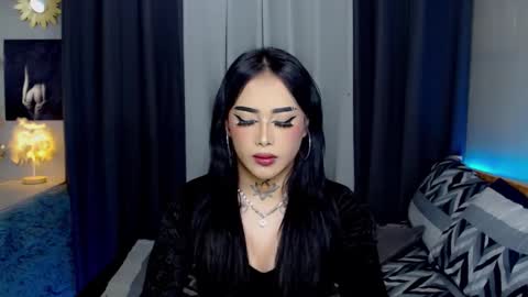 kim online show from 01/10/25, 09:42