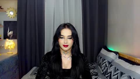 kim online show from 01/11/25, 10:18