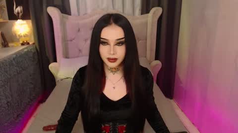 kim online show from 03/10/25, 08:04