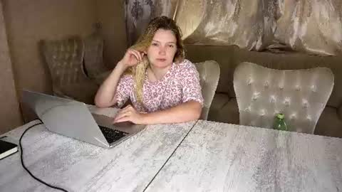 Snapshot of yourbabyhanna chatting on 07/07/26, 06:05 yourbabyhanna online show from 07/07/26, 06:05