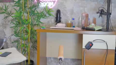 Anna online show from 02/02/26, 08:07