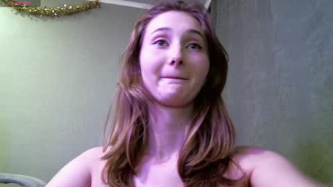 Snapshot of yourcreamyister chatting on 12/05/24, 08:55 creamysister online show from 12/05/24, 08:55