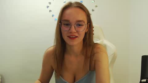 Lana online show from 09/27/25, 05:18