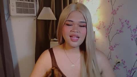 Snapshot of yourfavoratejessica chatting on 12/19/25, 02:24 Jessica online show from 12/19/25, 02:24