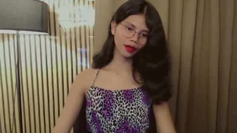 Vivian online show from 10/29/25, 01:57