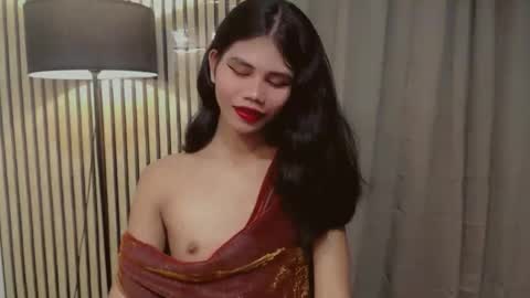 Vivian online show from 11/17/25, 05:46