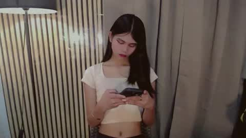 Vivian online show from 11/30/25, 10:03