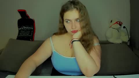 Snapshot of yourgem__ chatting on 11/28/25, 04:15 yourgem__ online show from 11/28/25, 04:15