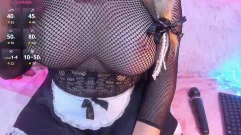 Snapshot of yourgirl11555 chatting on 09/30/25, 12:10 Liza online show from 09/30/25, 12:10