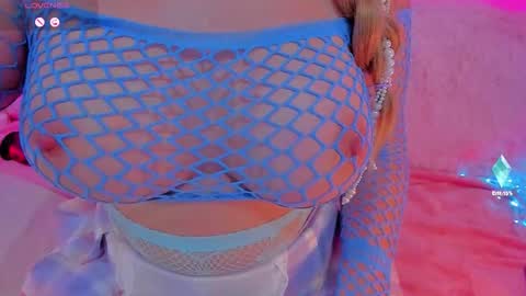 Snapshot of yourgirl11555 chatting on 10/04/25, 09:13 Liza online show from 10/04/25, 09:13