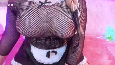 Snapshot of yourgirl11555 chatting on 10/17/25, 04:26 Liza online show from 10/17/25, 04:26