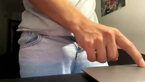 yourguuy21 online show from 11/22/25, 08:24