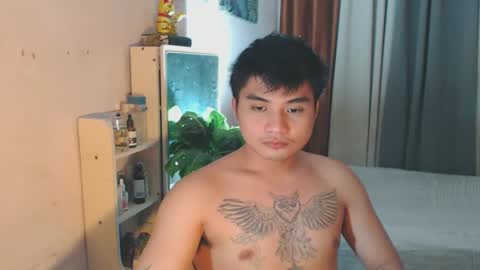 Snapshot of yourhandsome_hunk chatting on 04/25/26, 12:41 Paul online show from 04/25/26, 12:41