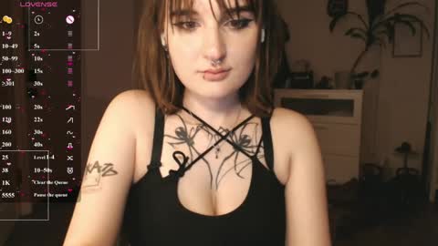 Snapshot of yourhanna_ chatting on 05/06/26, 12:41 hanna online show from 05/06/26, 12:41