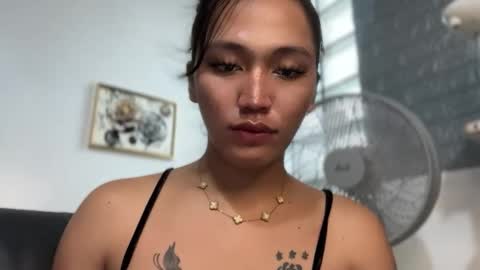 Snapshot of yourhotlove_jamellaxxx chatting on 10/26/25, 07:47 LOVING JAMMELA online show from 10/26/25, 07:47