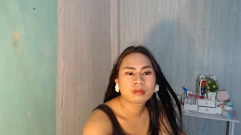 Snapshot of yourhottie_winxxx chatting on 05/15/26, 11:12 Mauie online show from 05/15/26, 11:12