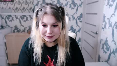 Snapshot of yourkarma_2_0 chatting on 12/17/24, 08:12 Karma online show from 12/17/24, 08:12