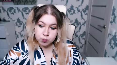 Snapshot of yourkarma_2_0 chatting on 02/18/25, 02:16 Karma online show from 02/18/25, 02:16