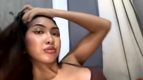 yourlovebella88 online show from 12/22/25, 08:50