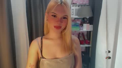 KYLIE MORE online show from 06/01/26, 04:03