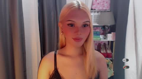 Snapshot of yourlovekylie chatting on 07/07/26, 08:18 KYLIE MORE online show from 07/07/26, 08:18