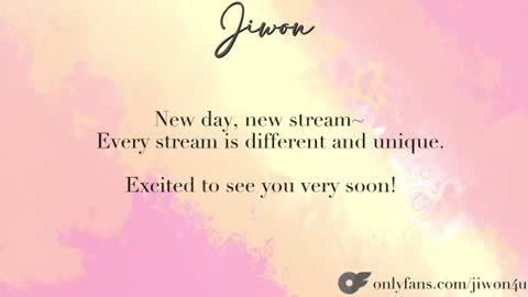 Snapshot of yourlovelykgirlfriend chatting on 06/21/26, 10:23 J i w o n online show from 06/21/26, 10:23