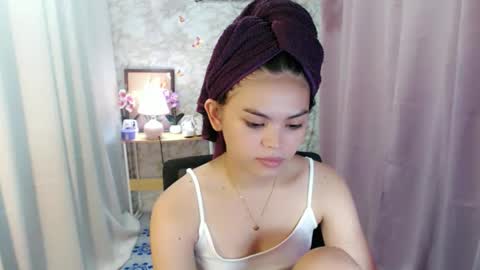 your lovely Dina online show from 12/04/25, 02:21