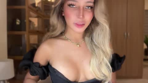 Pearl online show from 02/27/26, 11:54