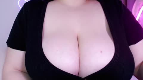 Amina online show from 12/21/25, 10:39