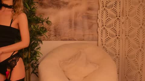 Sarah online show from 01/27/25, 08:28