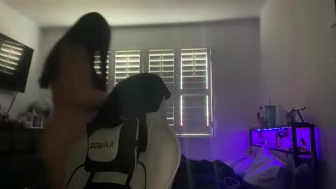 yourmila1 online show from 02/22/26, 11:03