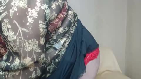 lANA online show from 10/01/25, 03:51