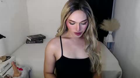 TIFFANY SUCKING QUEEN online show from 04/27/26, 03:32