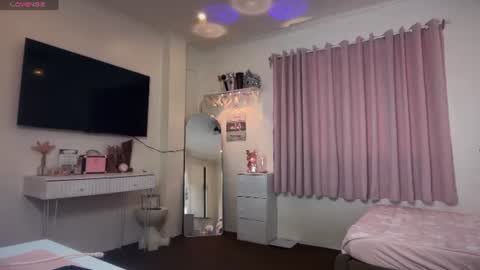 Snapshot of yournaughtyprincessx chatting on 06/19/26, 07:45 yournaughtyprincessx online show from 06/19/26, 07:45