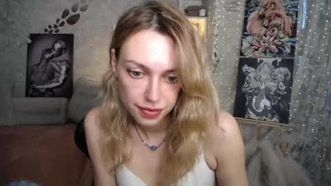 Snapshot of yournickyadamidi chatting on 06/11/26, 04:16 Nicky online show from 06/11/26, 04:16