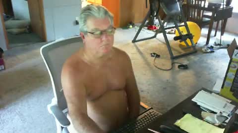 Snapshot of yourpoppi55 chatting on 06/20/26, 12:08 yourpoppi55 online show from 06/20/26, 12:08
