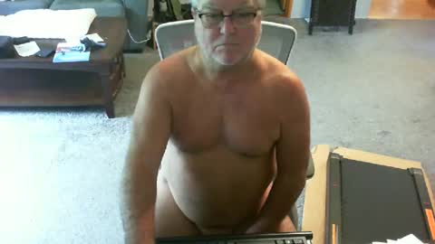 Snapshot of yourpoppi55 chatting on 08/02/26, 02:04 yourpoppi55 online show from 08/02/26, 02:04