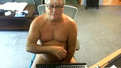 Snapshot of yourpoppi55 chatting on 08/05/26, 06:33 yourpoppi55 online show from 08/05/26, 06:33