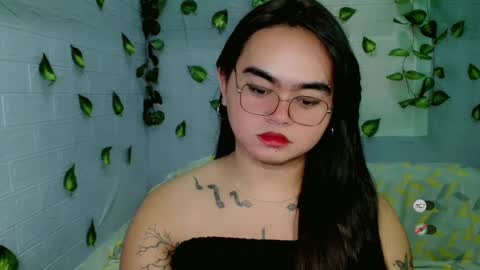 Snapshot of yourprincessthea chatting on 02/25/25, 07:09 yourprincessthea online show from 02/25/25, 07:09